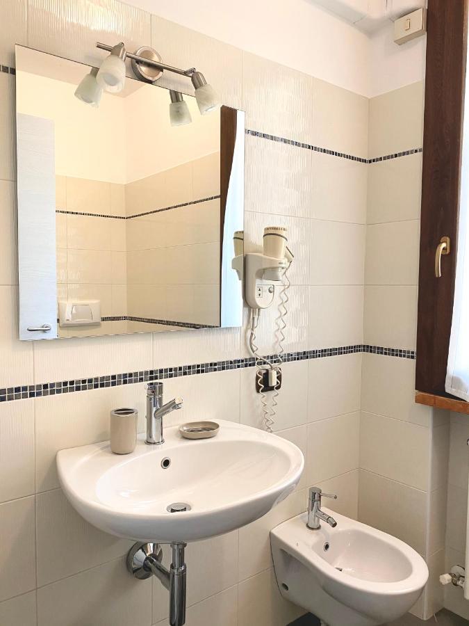 Jolly Apartments 시르미오네 외부 사진
